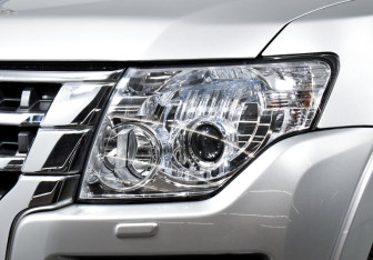 Подержанный автомобиль Mitsubishi Pajero 2015 года (7 фото)