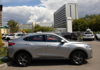 Подержанный автомобиль Haval F7x 2023 года (3 фото)