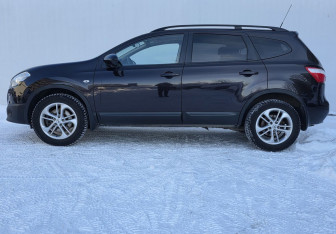 Подержанный автомобиль Nissan Qashqai+2 2013 года (8 фото)