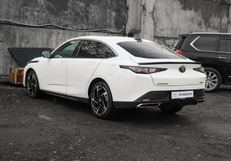 Подержанный автомобиль Changan Lamore 2024 года (6 фото)