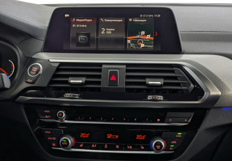 Подержанный автомобиль BMW X3 2020 года (15 фото)