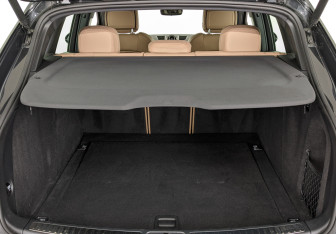 Подержанный автомобиль Porsche Macan 2021 года (10 фото)