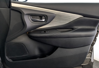 Подержанный автомобиль Nissan Murano Suv 2017 года (25 фото)