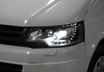 Подержанный автомобиль Volkswagen Caravelle 2012 года (20 фото)