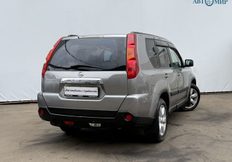 Подержанный автомобиль Nissan X-Trail 2008 года (5 фото)