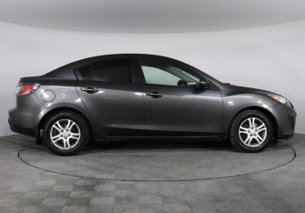 Подержанный автомобиль Mazda 3 Sedan 2010 года (4 фото)