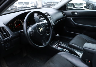 Подержанный автомобиль Honda Accord Sedan 2007 года (13 фото)