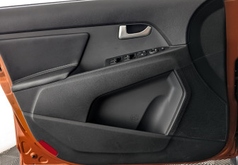 Подержанный автомобиль Kia Sportage 2014 года (19 фото)