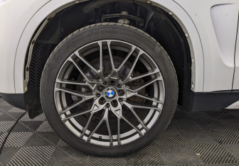 Подержанный автомобиль BMW X5 2014 года (12 фото)