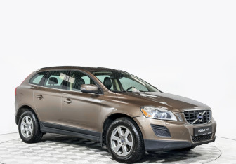 Подержанный автомобиль Volvo XC60 2011 года (3 фото)