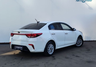 Подержанный автомобиль Kia Rio Sedan 2017 года (8 фото)
