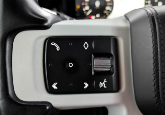 Подержанный автомобиль Land Rover Defender Suv 2020 года (30 фото)