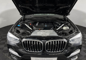 Подержанный автомобиль BMW X3 2019 года (10 фото)