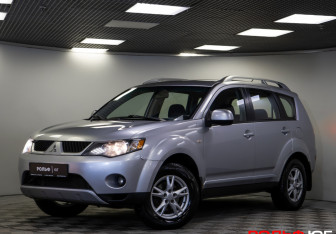 Подержанный автомобиль Mitsubishi Outlander 2008 года (21 фото)