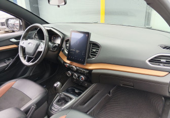 Подержанный автомобиль LADA (ВАЗ) Vesta Sedan 2019 года (11 фото)
