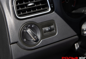 Подержанный автомобиль Volkswagen Polo Sedan 2018 года (16 фото)