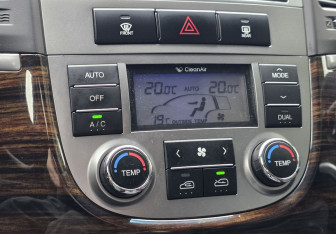 Подержанный автомобиль Hyundai Santa Fe 2010 года (14 фото)