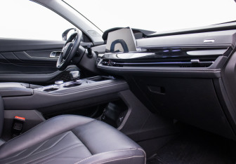 Подержанный автомобиль Changan UNI-K 2023 года (9 фото)