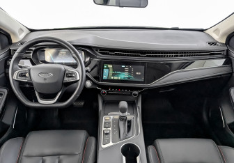 Подержанный автомобиль Omoda S5 2023 года (14 фото)