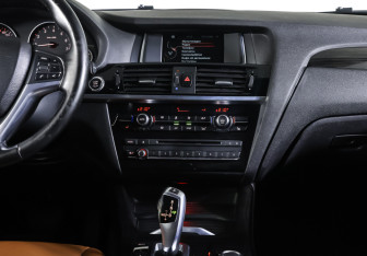 Подержанный автомобиль BMW X3 2015 года (13 фото)
