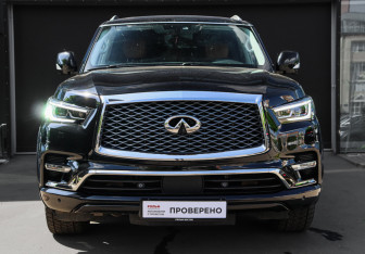 Подержанный автомобиль Infiniti QX80 2020 года (2 фото)