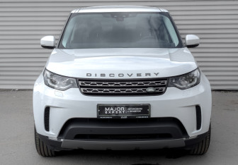 Подержанный автомобиль Land Rover Discovery 2017 года (2 фото)