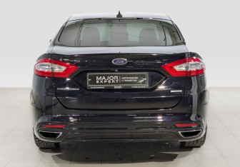 Подержанный автомобиль Ford Mondeo Sedan 2017 года (6 фото)