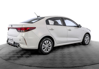 Подержанный автомобиль Kia Rio Sedan 2021 года (5 фото)