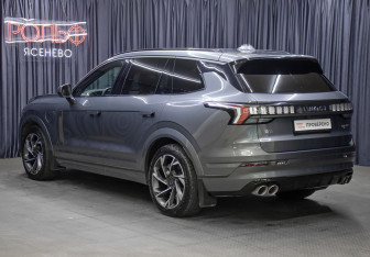 Подержанный автомобиль Lynk&Co 09 2022 года (7 фото)