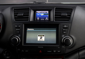 Подержанный автомобиль Toyota Highlander 2011 года (13 фото)