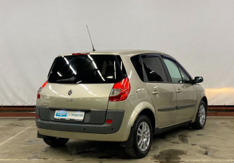 Подержанный автомобиль Renault Scenic 2007 года (5 фото)