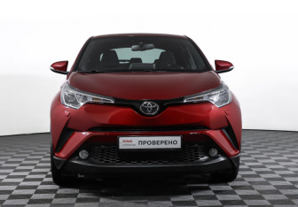 Подержанный автомобиль Toyota C-HR 2018 года (2 фото)