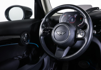 Подержанный автомобиль MINI Hatch 2021 года (13 фото)