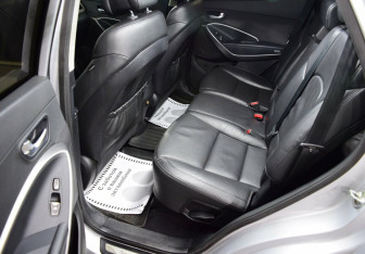Подержанный автомобиль Hyundai Santa Fe 2012 года (17 фото)