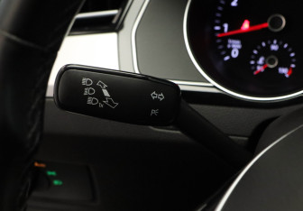 Подержанный автомобиль Volkswagen Passat Sedan 2015 года (14 фото)