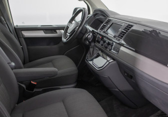 Подержанный автомобиль Volkswagen Multivan 2016 года (9 фото)