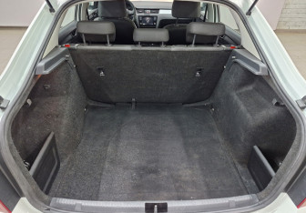 Подержанный автомобиль Skoda Rapid Liftback 2019 года (14 фото)