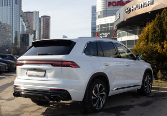 Подержанный автомобиль Geely Monjaro 2024 года (4 фото)