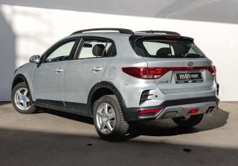 Подержанный автомобиль Kia Rio Hatchback 2021 года (7 фото)