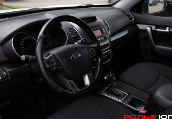 Подержанный автомобиль Kia Sorento 2018 года (10 фото)
