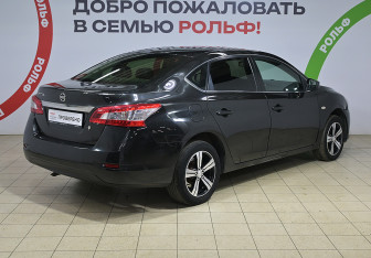 Подержанный автомобиль Nissan Sentra Sedan 2015 года (4 фото)