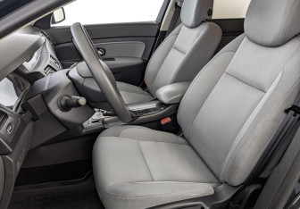 Подержанный автомобиль Renault Latitude 2013 года (20 фото)