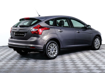 Подержанный автомобиль Ford Focus Hatchback 2013 года (5 фото)