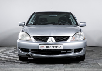 Подержанный автомобиль Mitsubishi Lancer Sedan 2005 года (2 фото)