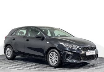 Подержанный автомобиль Kia Ceed Hatchback 2019 года (3 фото)