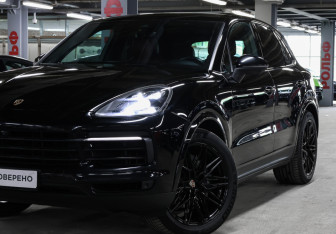 Подержанный автомобиль Porsche Cayenne 2020 года (26 фото)