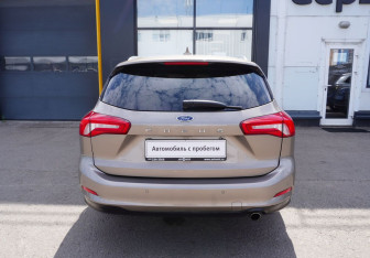 Подержанный автомобиль Ford Focus Wagon 2019 года (6 фото)