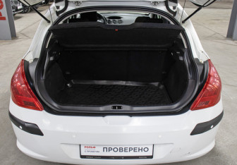 Подержанный автомобиль Peugeot 308 Hatchback 2008 года (10 фото)