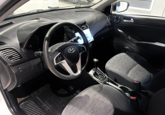 Подержанный автомобиль Hyundai Solaris Sedan 2014 года (7 фото)