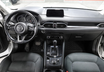 Подержанный автомобиль Mazda CX-5 2017 года (15 фото)